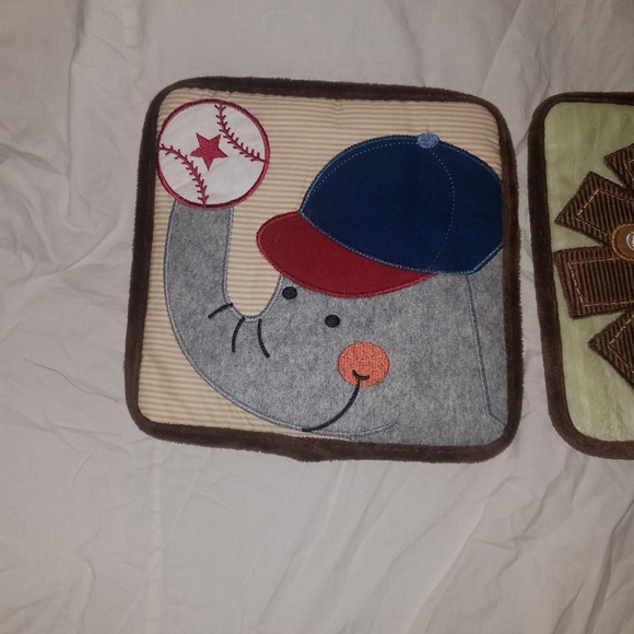 2 Lambs & Ivy wall decorations - Picture 3 of 5